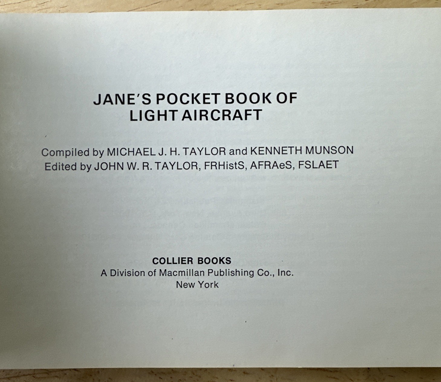Jane’s Pocket Book of Light Aircraft by John W R. Taylor