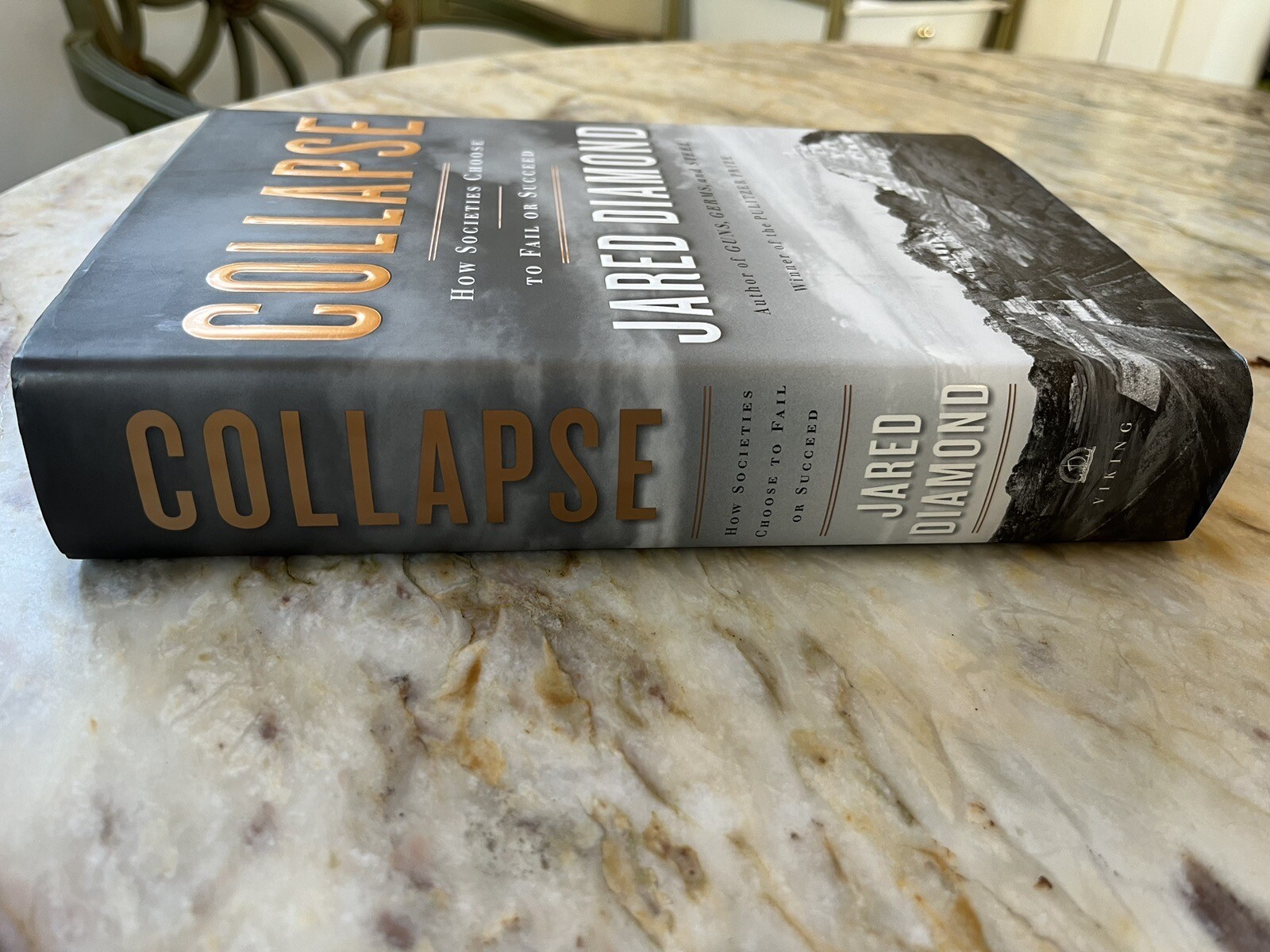 “COLLAPSE-HOW SOCIETIES CHOSE TO FALL OR SUCCEED” SIGNED 2005 HC-JARED DIAMOND!