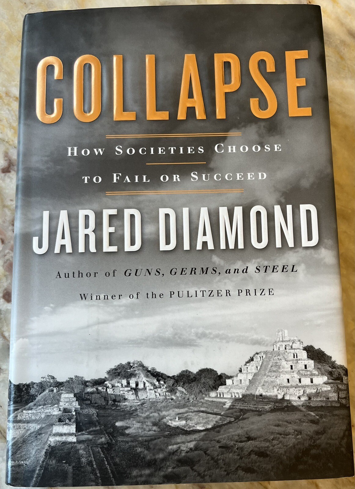 “COLLAPSE-HOW SOCIETIES CHOSE TO FALL OR SUCCEED” SIGNED 2005 HC-JARED DIAMOND!