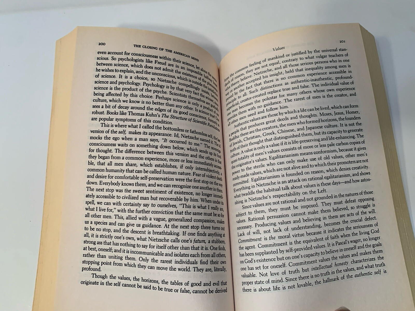 The Closing of the American Mind – Paperback By Bloom, Allan – GOOD