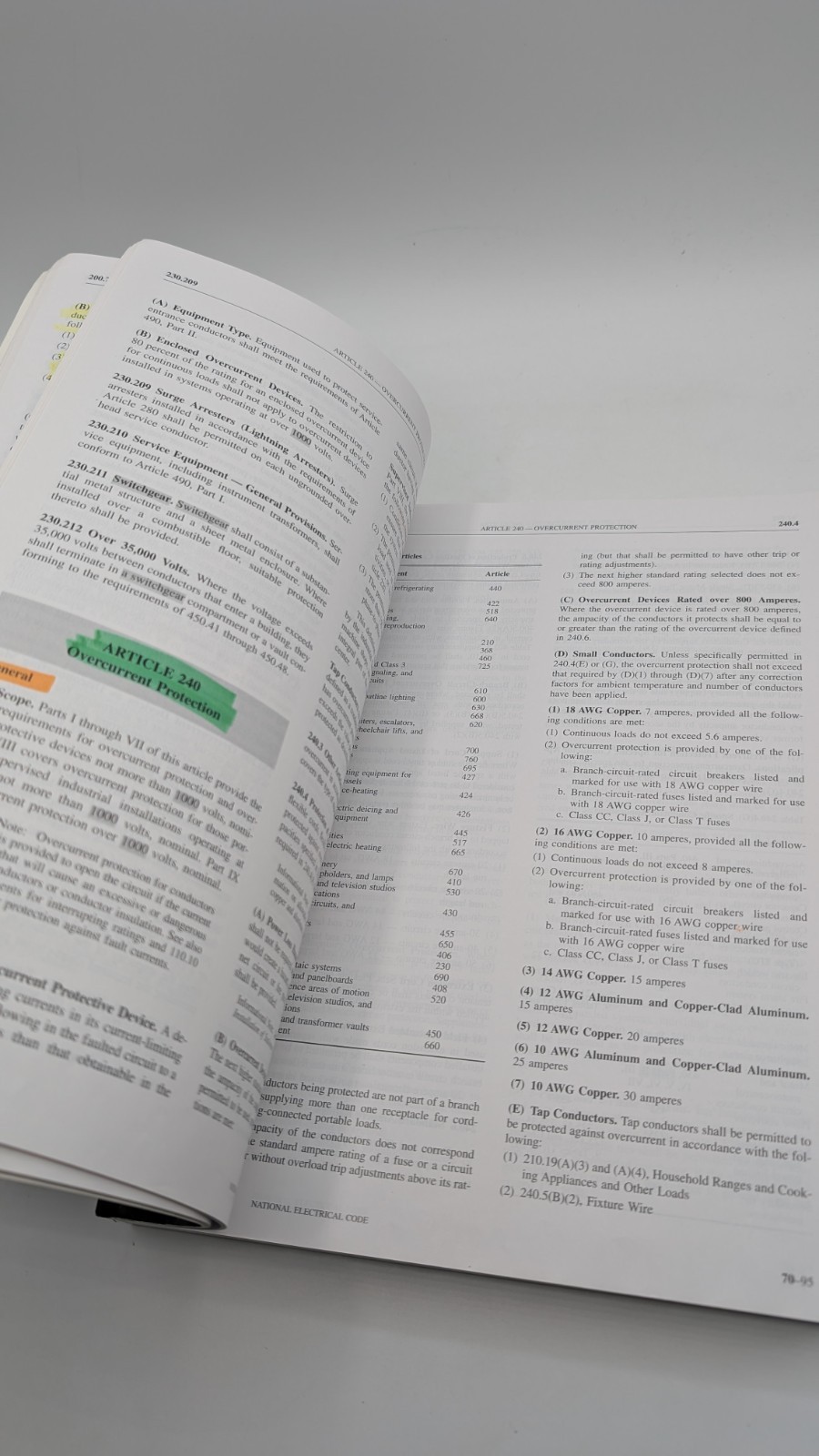 NFPA 70, National Electrical Code : 2014 Edition Paperback