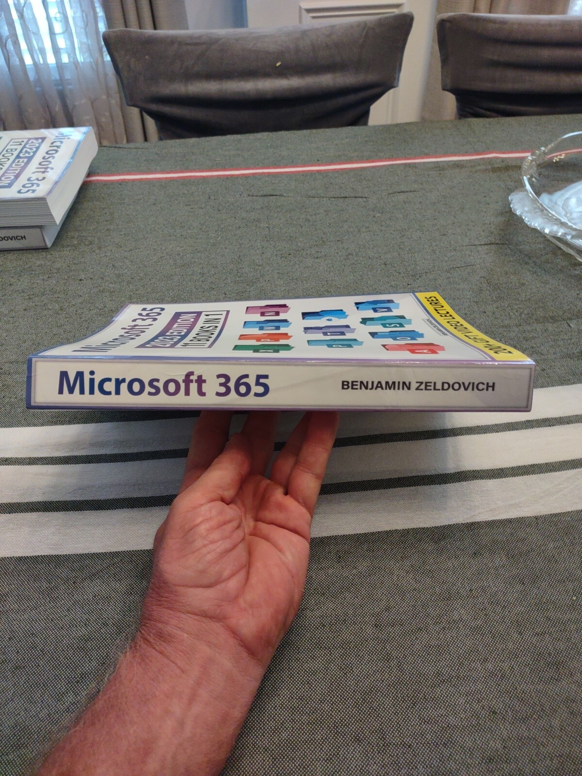New*** Microsoft 365: 11 Books in 1: 2023 Ed. 11 Books in 1 by B. Zeldovich