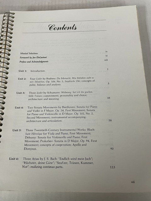 The art of Accompanying master lessons from the repertorie Robert Spillman