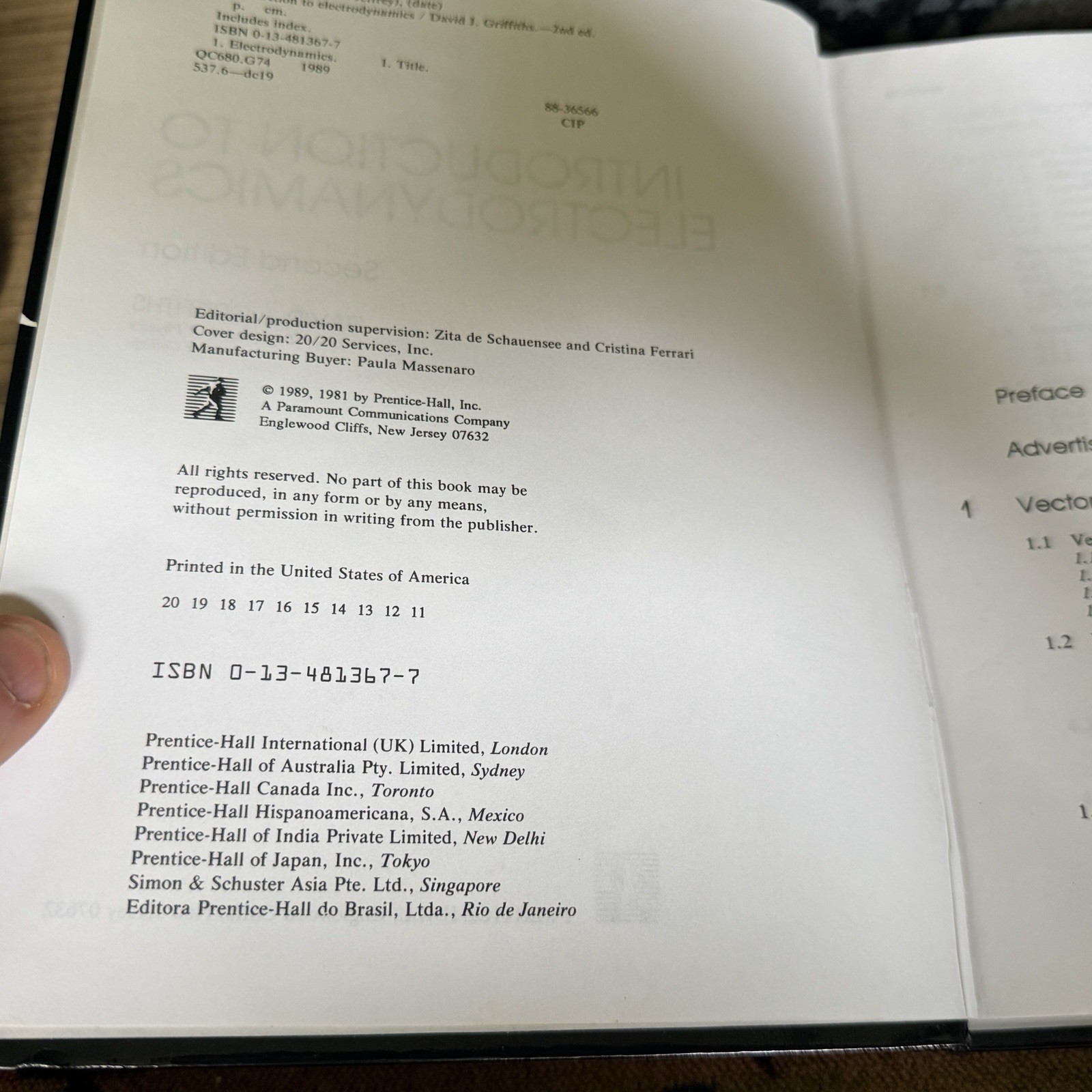 Introduction to Electrodynamics – Hardcover By Griffiths, David J. – GOOD